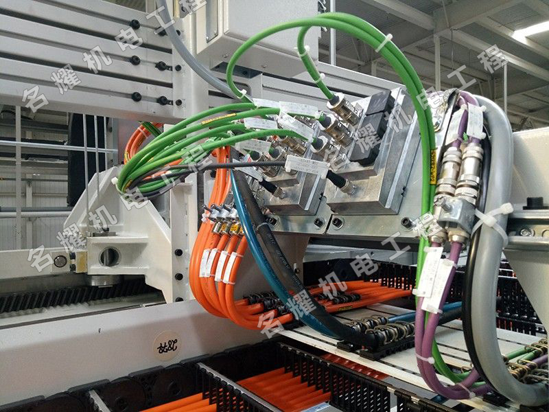 菏澤市名耀機電工程有限公司工程案例利勃海爾中國重汽加工中心